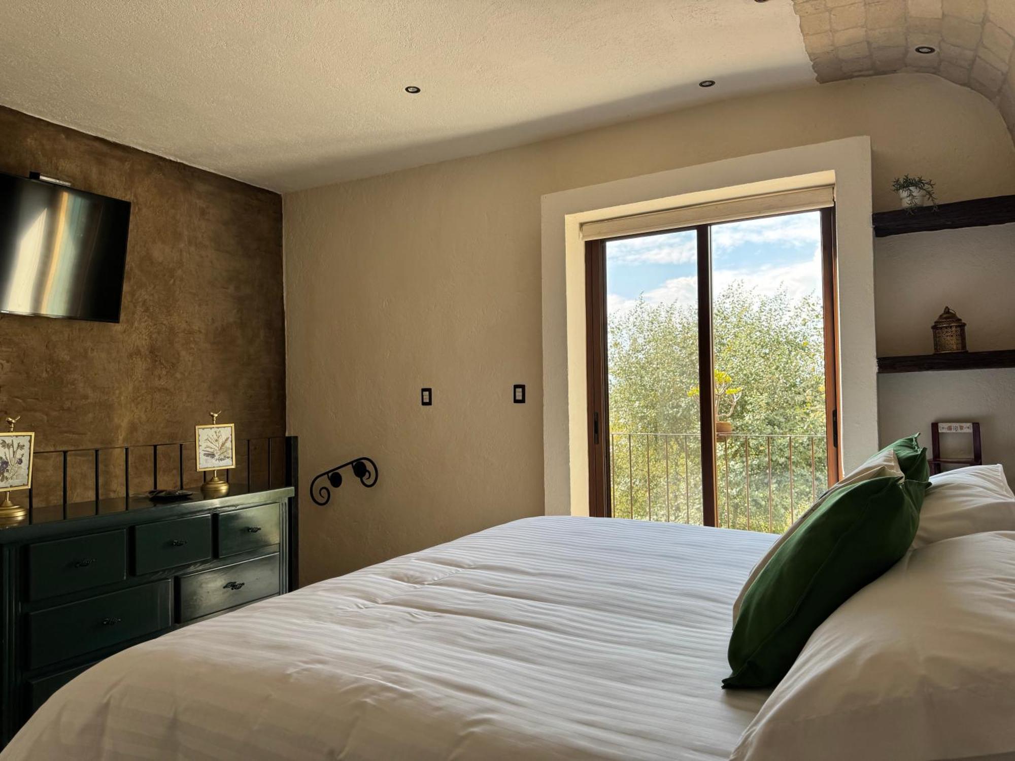 Porta Paradiso Valquirico, Albergo Boutique Santeagueda Exterior photo